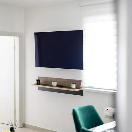 Silver Luxury アパート *