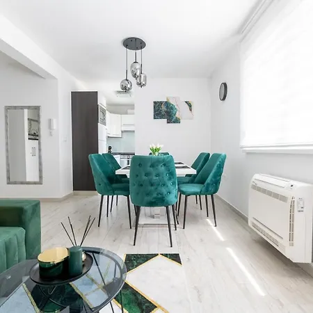 Lägenhet Silver Luxury Apartment