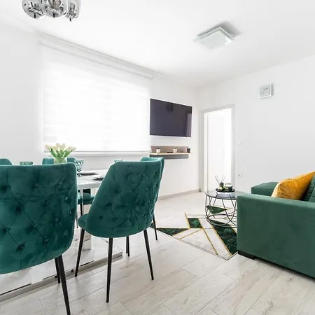 Silver Luxury Apartment Lägenhet *